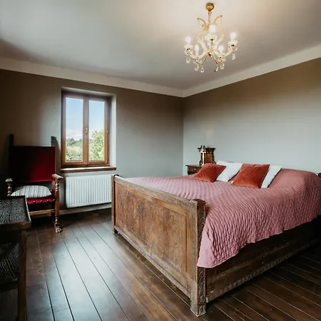 Hisa Vina Feriehus *