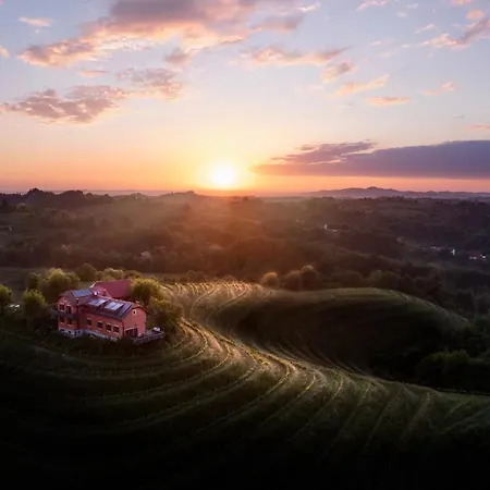 Hisa Vina Holiday home Podlehnik