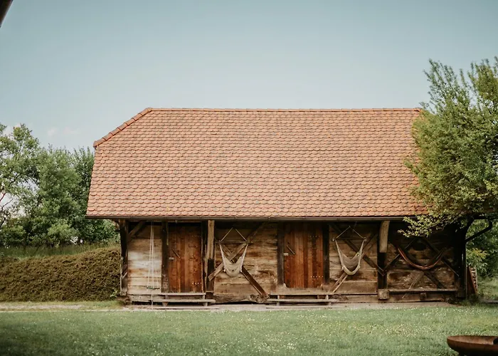 Hisa Vina بيت للعطل