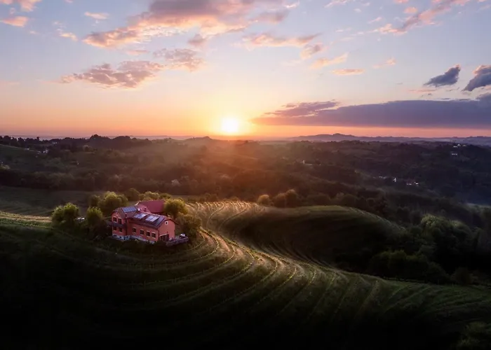 Hisa Vina Дом отдыха Podlehnik